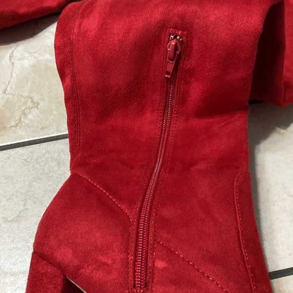 Boots - Picture 3 of 5